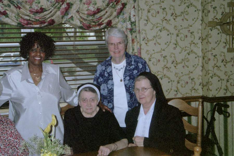 Marilyn with sisters
